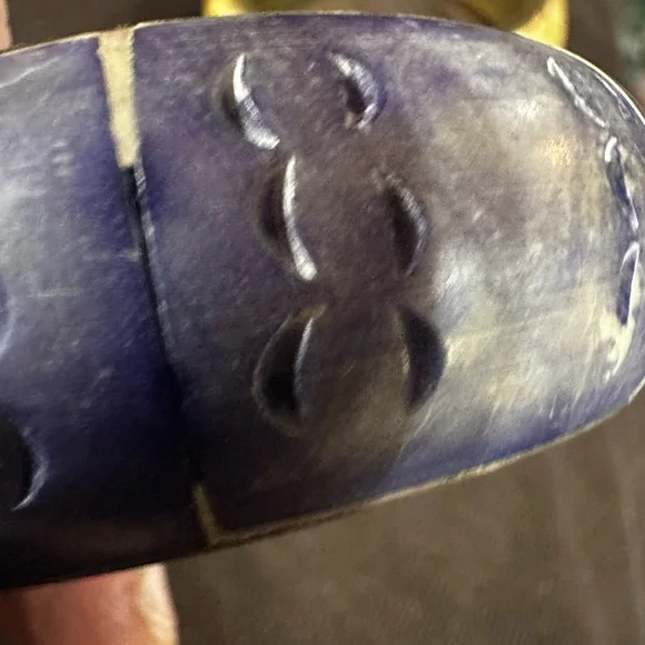 Bone Blue Floral Bangle Bracelet - Picture 3 of 12